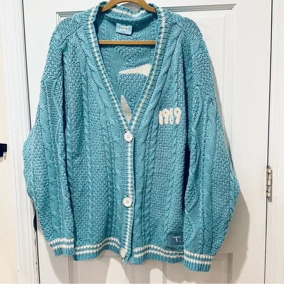 Taylor Swift 1989 cardigan